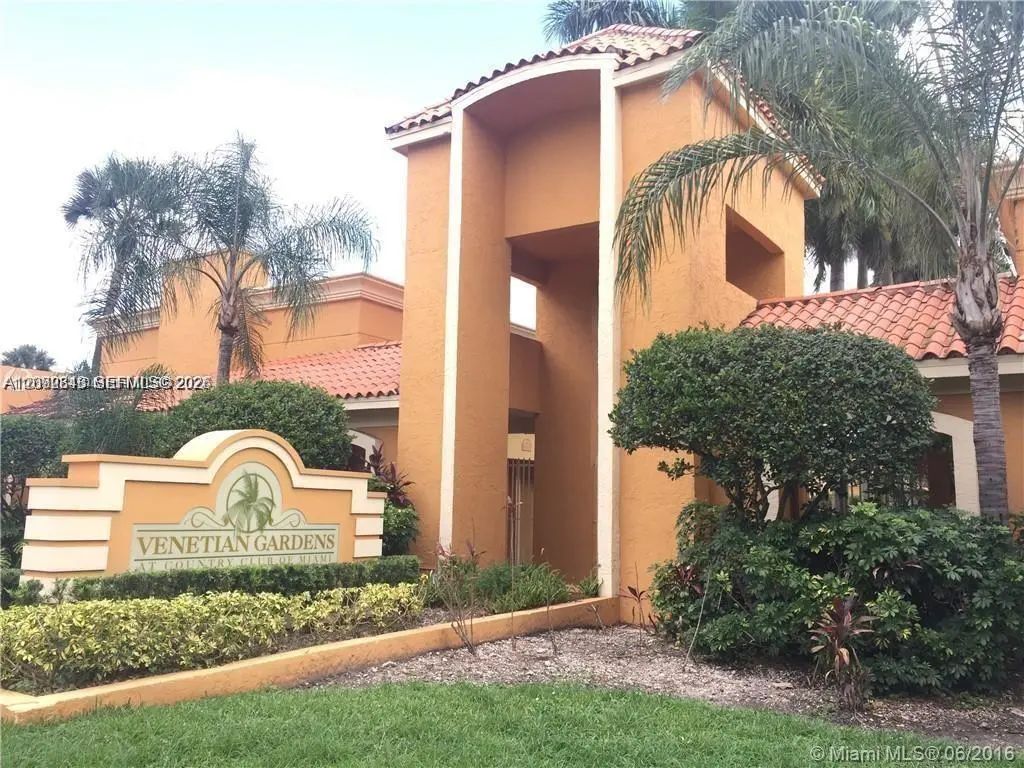 17901 Nw 68th Avenue #q202, Hialeah