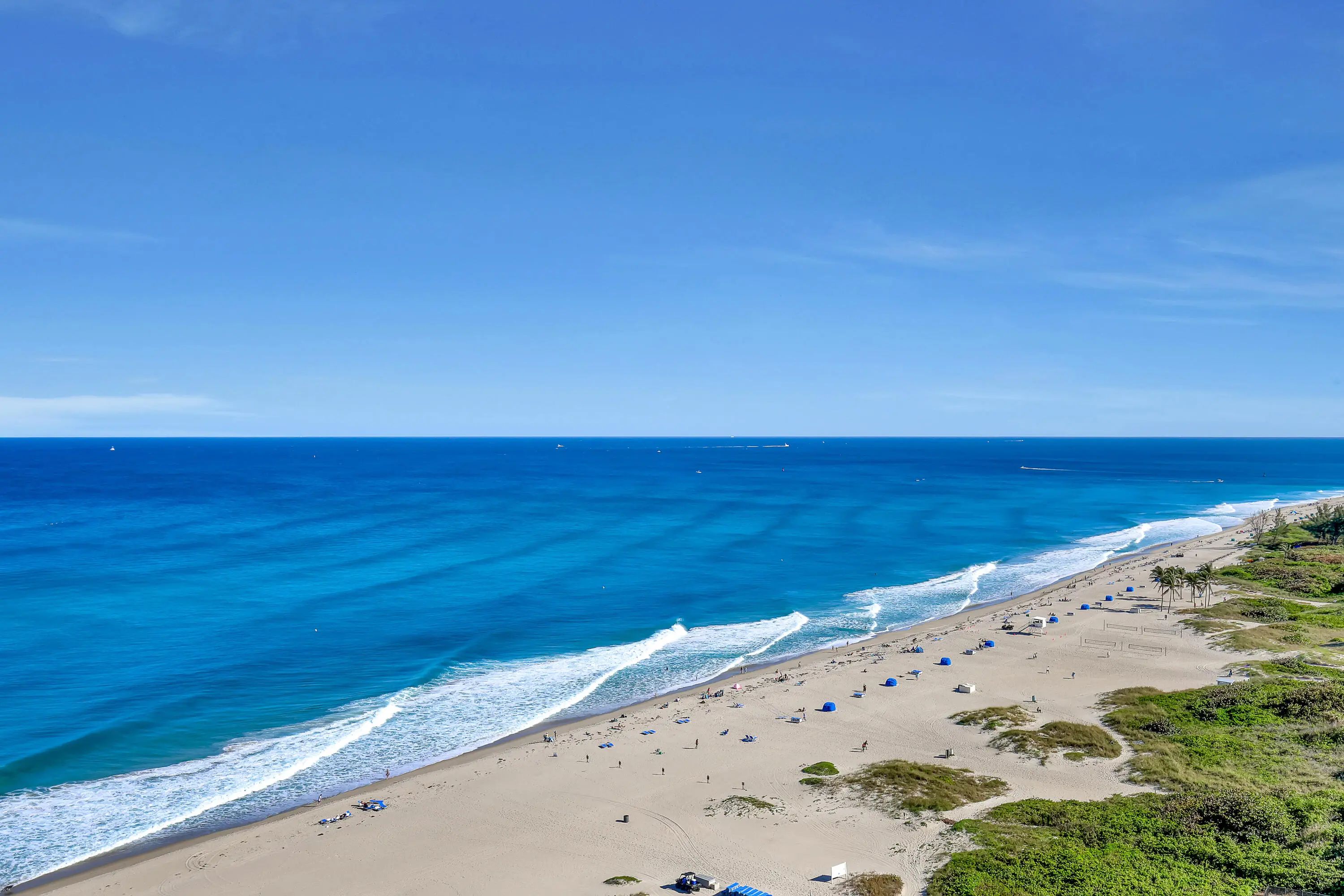 PHOENIX TOWERS CONDO Residential home - 2800 N Ocean Drive #a-22a, Riviera Beach