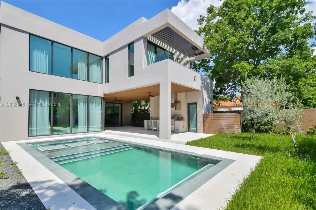 135 Sw 29th Road, Miami