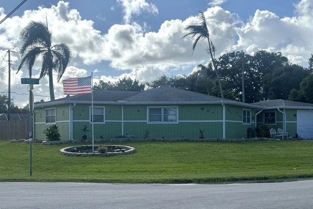 1525 Se Holiday Road, Port St. Lucie