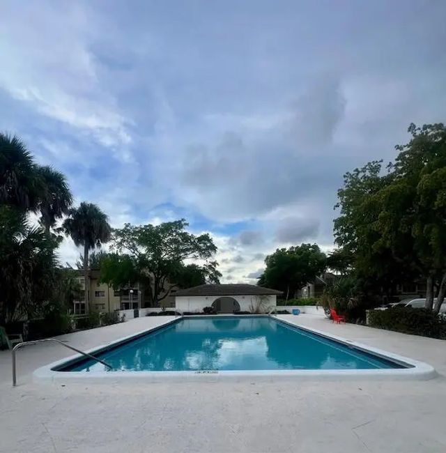 2700 Riverside Drive #103, Coral Springs