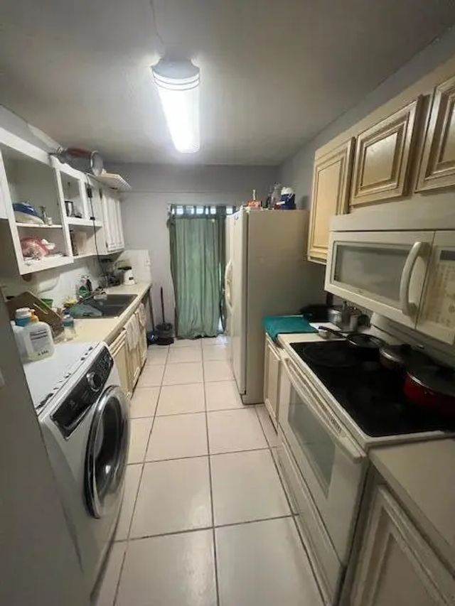 3 of 13 - 2700 Riverside Drive #103, Coral Springs, FL