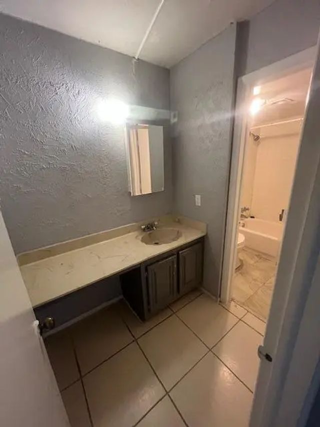 5 of 13 - 2700 Riverside Drive #103, Coral Springs, FL