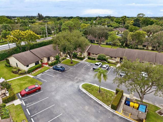 4 of 34 - 13 Bay Cedar Court, Royal Palm Beach, FL