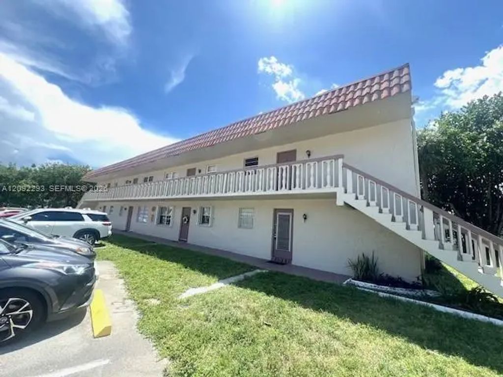 3777 Nw 78th Avenue #13d, Davie