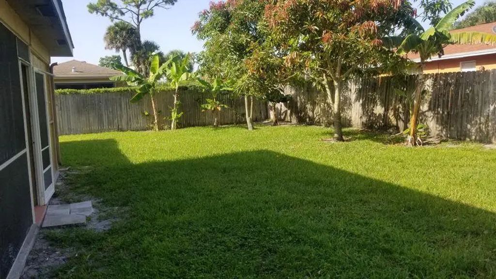 788 Ryanwood Drive, Lake Belvedere Estates