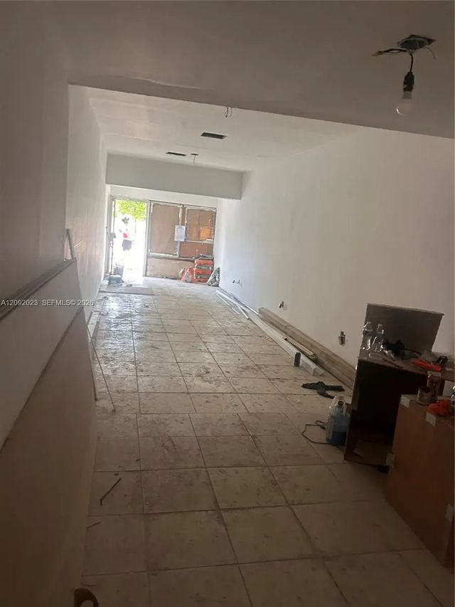 4 of 6 - 817 Sw 8th Street, Miami, FL