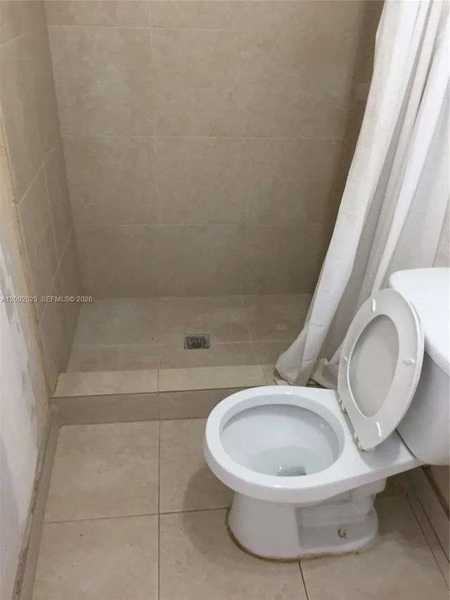 5 of 6 - 817 Sw 8th Street, Miami, FL