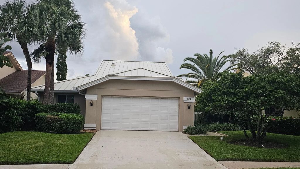 352 River Edge Road, Jupiter