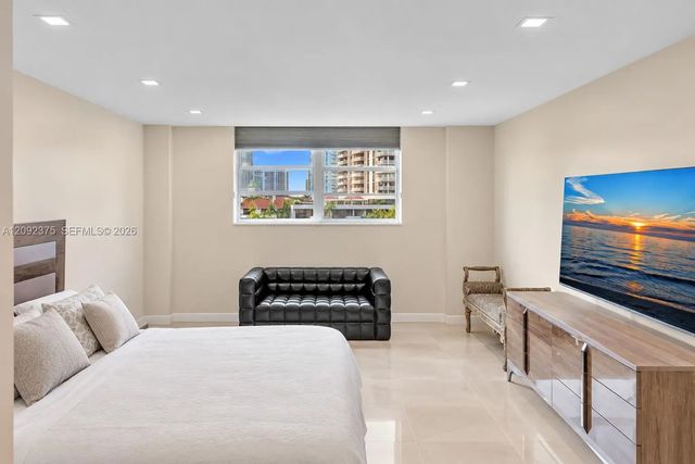 4 of 15 - 19390 Collins Avenue #421, Sunny Isles Beach, FL