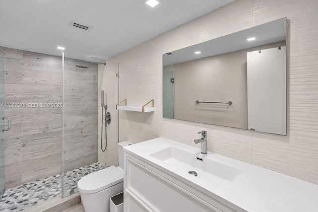 5 of 15 - 19390 Collins Avenue #421, Sunny Isles Beach, FL