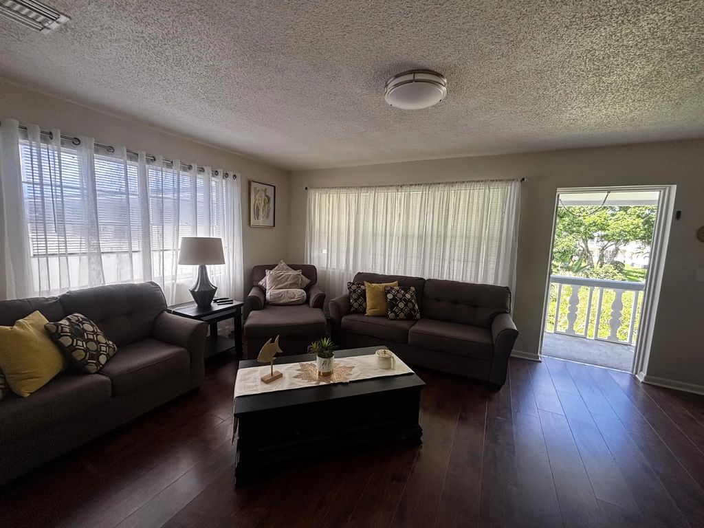 363 Sheffield O, West Palm Beach