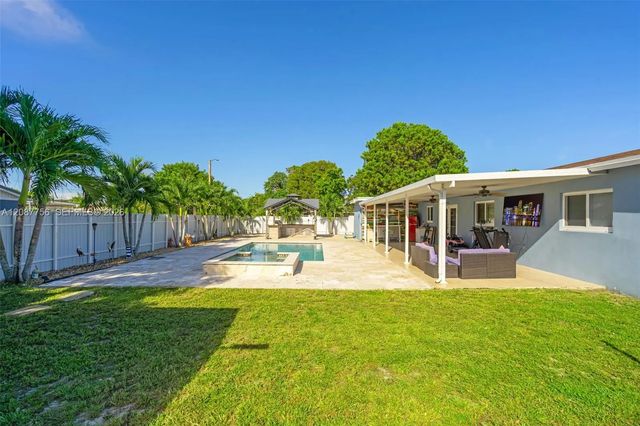 2 of 37 - 4522 Nw 204th Street, Miami Gardens, FL