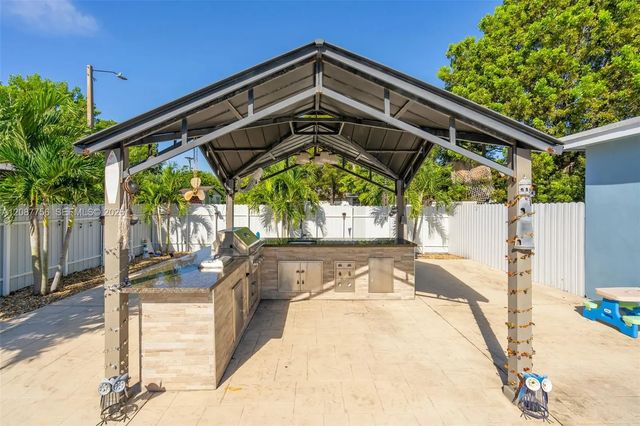5 of 37 - 4522 Nw 204th Street, Miami Gardens, FL