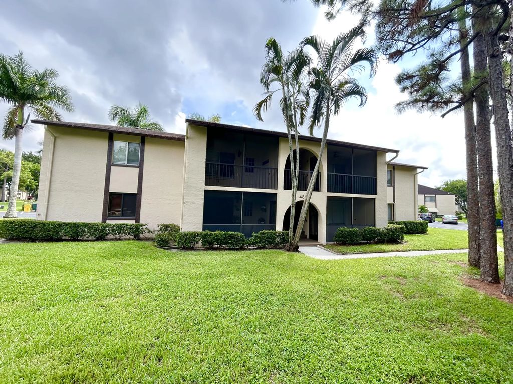 435 Pine Glen Lane #b-2, Greenacres