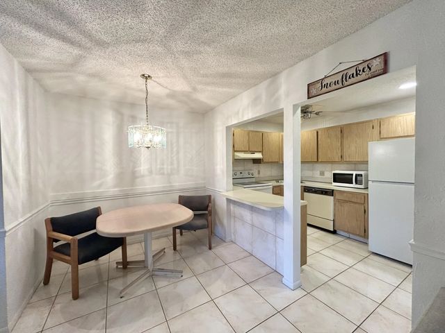 3 of 33 - 435 Pine Glen Lane #b-2, Greenacres, FL