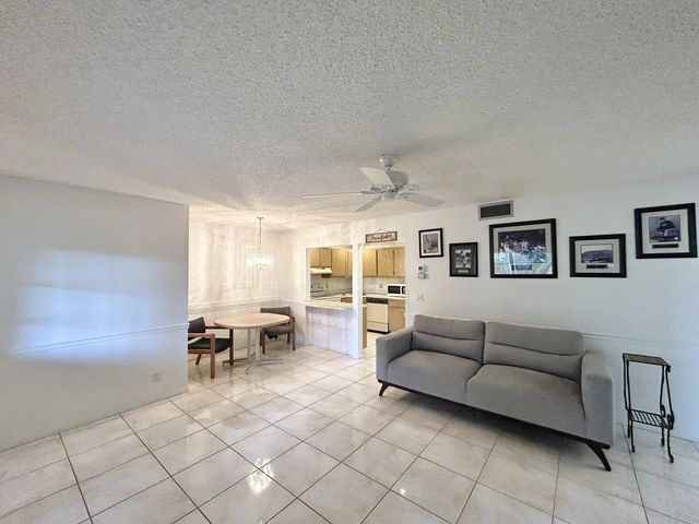 5 of 33 - 435 Pine Glen Lane #b-2, Greenacres, FL