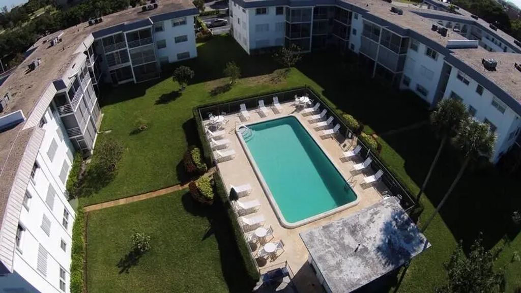 5401 Nw 2nd Avenue #apt 127, Boca Raton