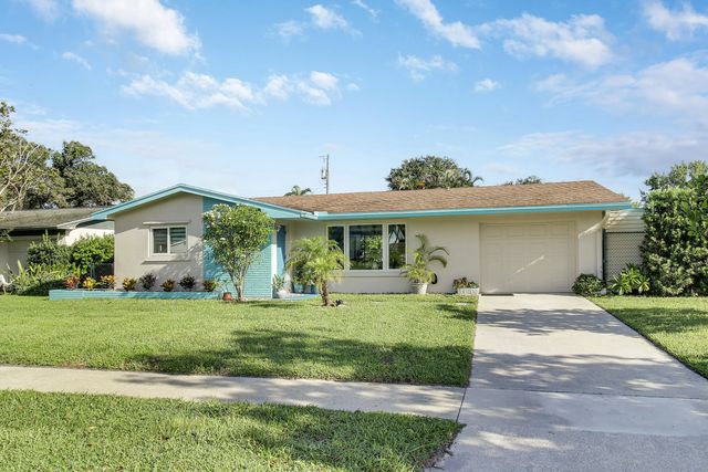 60 Camelia Circle, Tequesta
