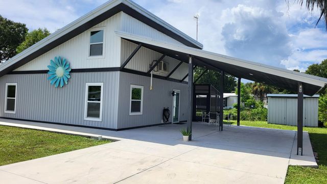 1052 10th Street, Okeechobee