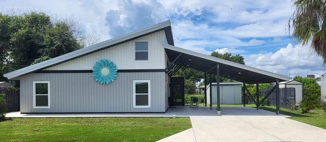 2 of 51 - 1052 10th Street, Okeechobee, FL
