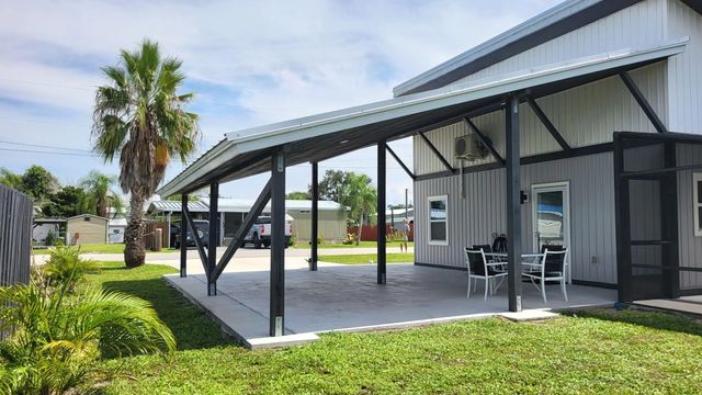 3 of 51 - 1052 10th Street, Okeechobee, FL
