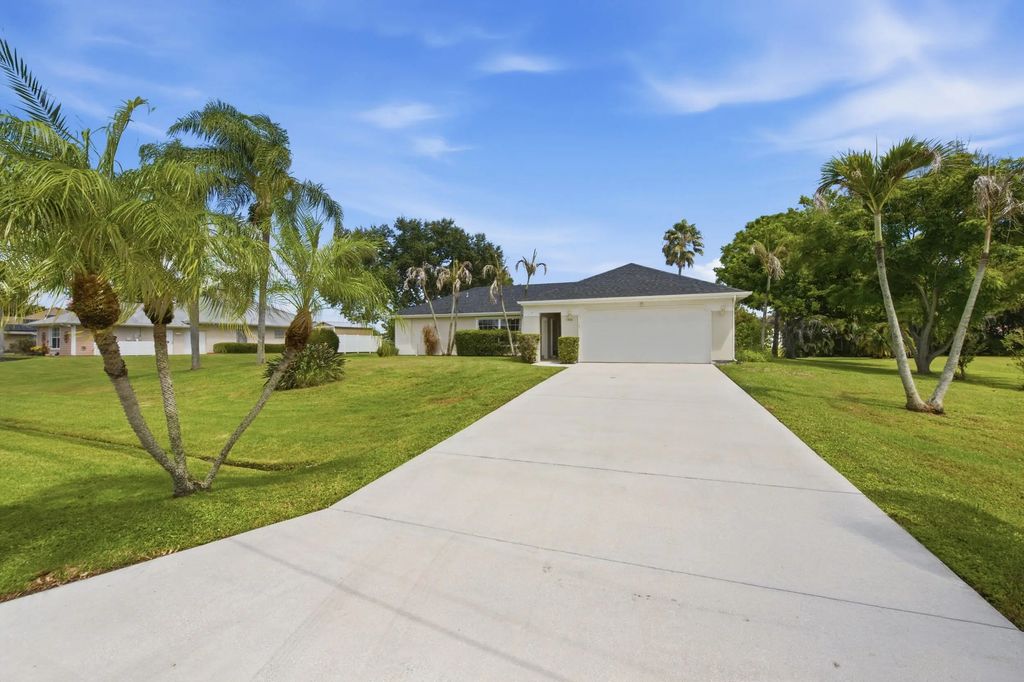 2938 Se Dalhart Road, Port St. Lucie