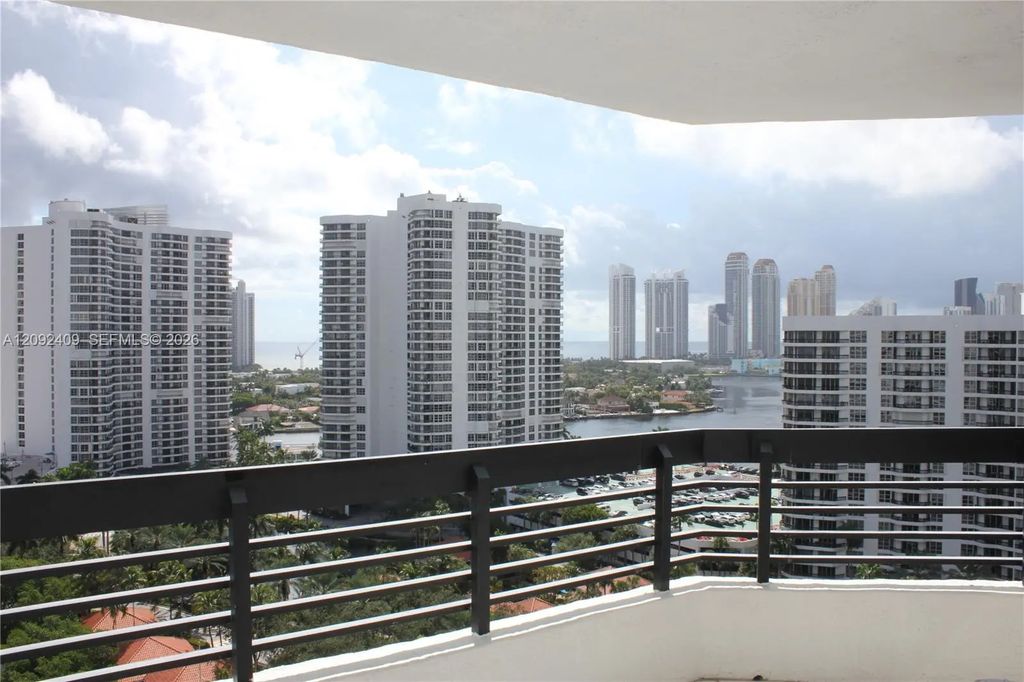 3500 Mystic Pointe Drive #1907, Aventura