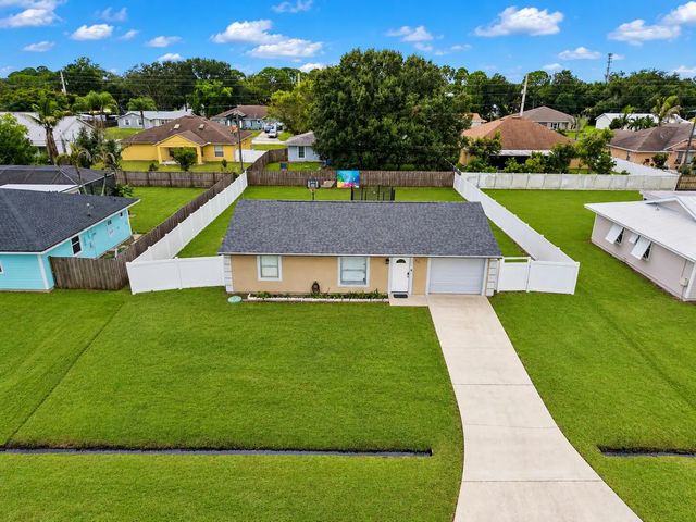 2 of 20 - 420 Sw Parish Terrace, Port St. Lucie, FL