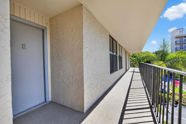 3 of 68 - 11 Royal Palm Way #3040, Boca Raton, FL