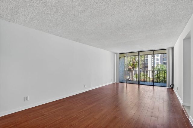 5 of 68 - 11 Royal Palm Way #3040, Boca Raton, FL