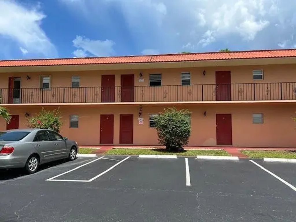 1903 Sw Palm City Road Sw #h, Stuart