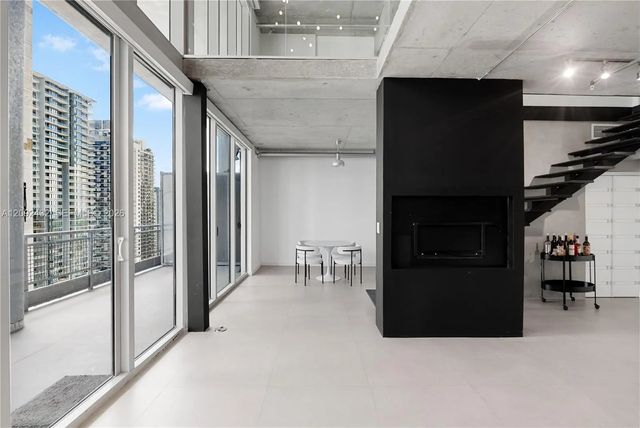 4 of 47 - 690 Sw 1st Court #phii12, Miami, FL
