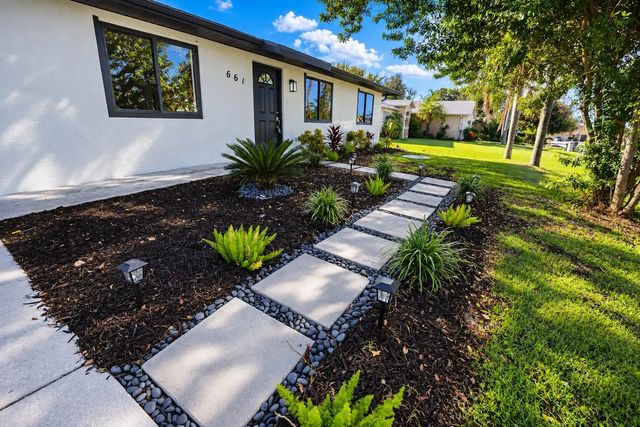3 of 31 - 661 Sw Cynthia Street, Port St. Lucie, FL