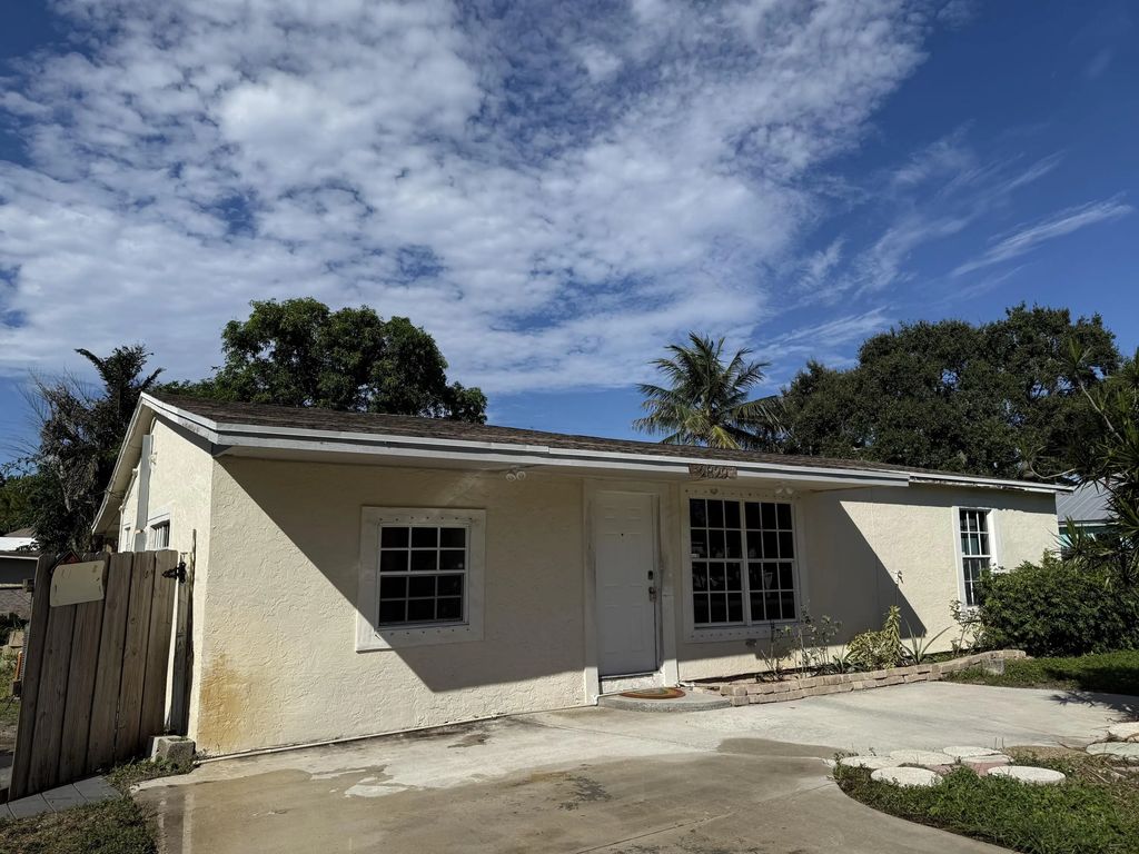 2829 Shawnee Road, West Palm Beach