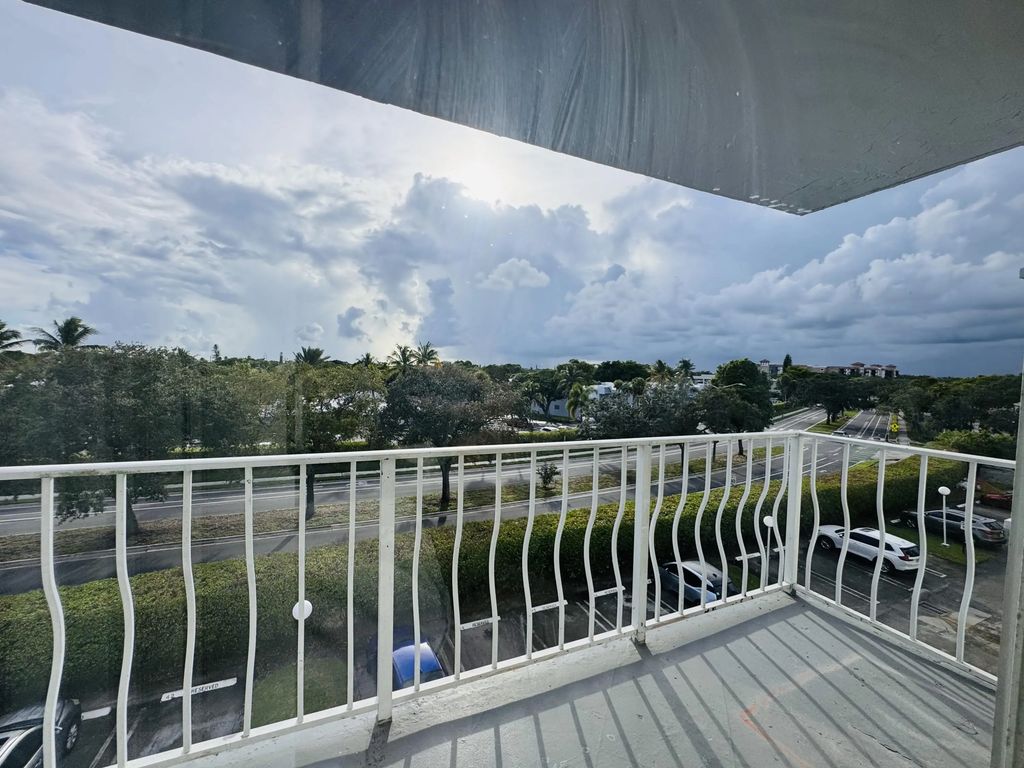 500 Executive Center Drive #4a, West Palm Beach