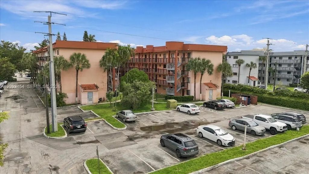 5350 W 21st Court #202, Hialeah