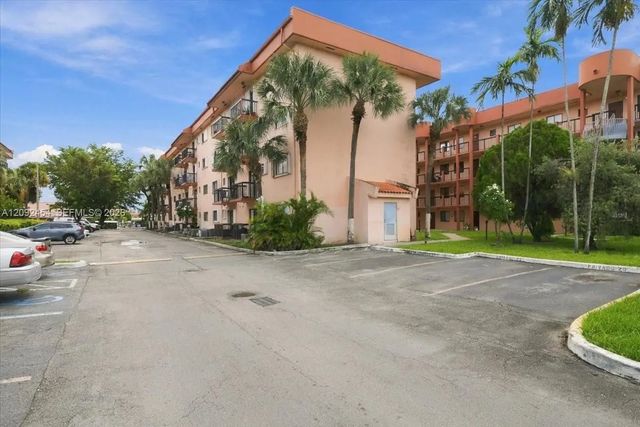 4 of 28 - 5350 W 21st Court #202, Hialeah, FL