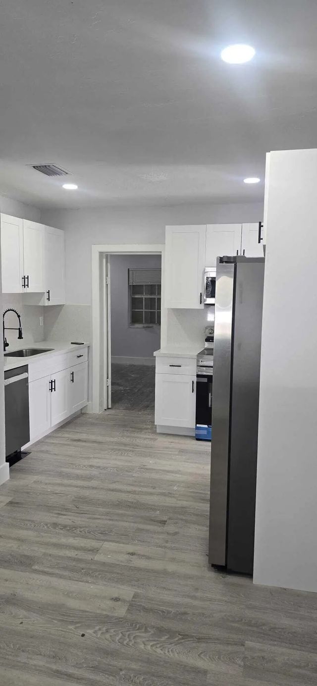 5 of 30 - 1101 Nw 23rd Terrace, Fort Lauderdale, FL