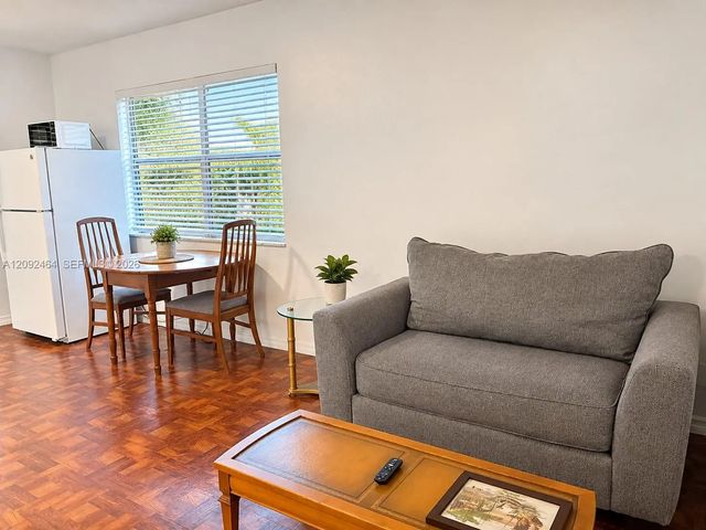 4 of 10 - 1511 Nw 43rd Avenue #101, Lauderhill, FL