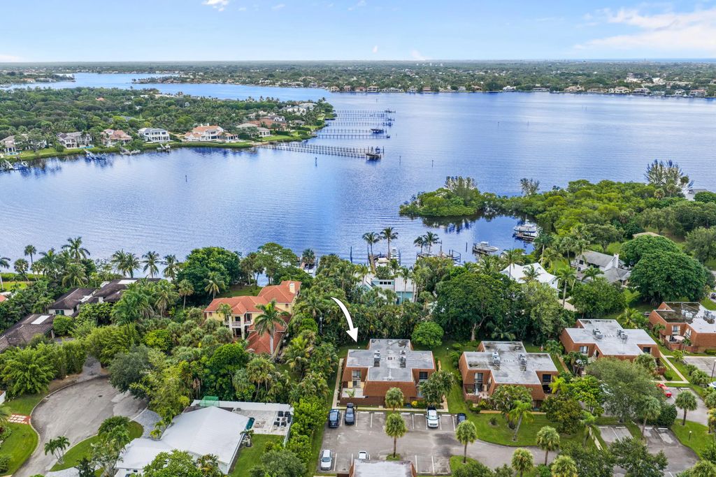 825 Center Street #39d, Jupiter