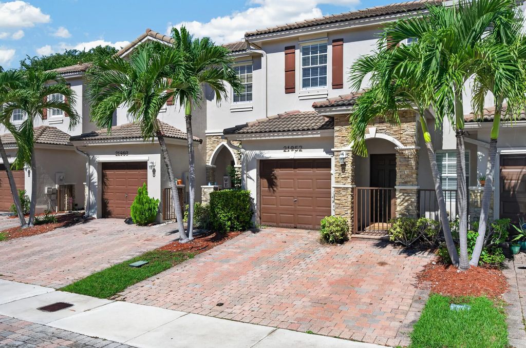 21952 Sw 93rd Place #21952, Cutler Bay