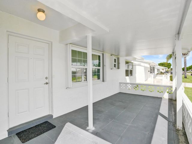 2 of 39 - 1013 Sw 15th Street, Boynton Beach, FL