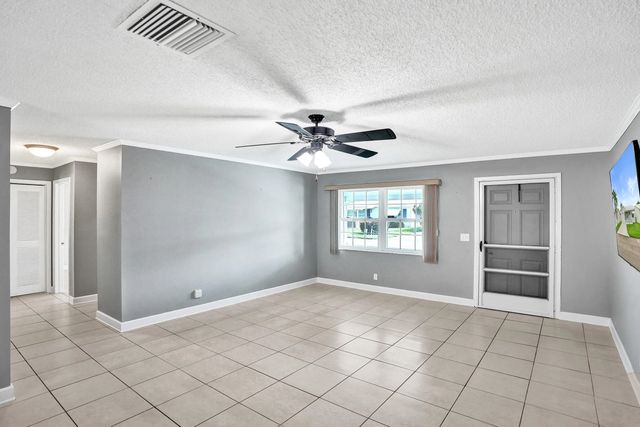 5 of 39 - 1013 Sw 15th Street, Boynton Beach, FL
