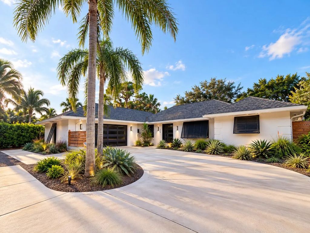 354 Country Club Drive, Tequesta
