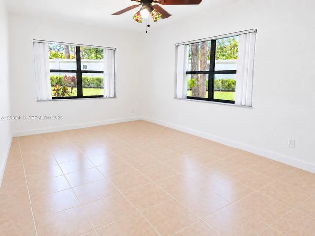 4 of 19 - 8290 Lake Drive #112, Doral, FL