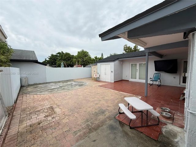 4 of 28 - 12323 Sw 198th Street, Miami, FL