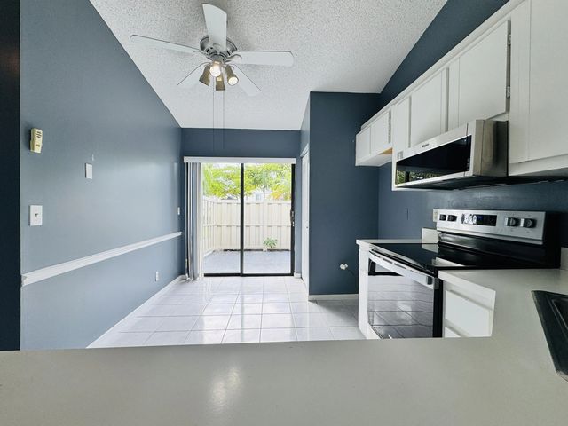 4 of 25 - 1025 Green Pine Boulevard #b, West Palm Beach, FL