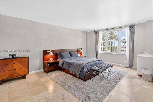 5 of 28 - 5700 Collins Avenue #3m, Miami Beach, FL
