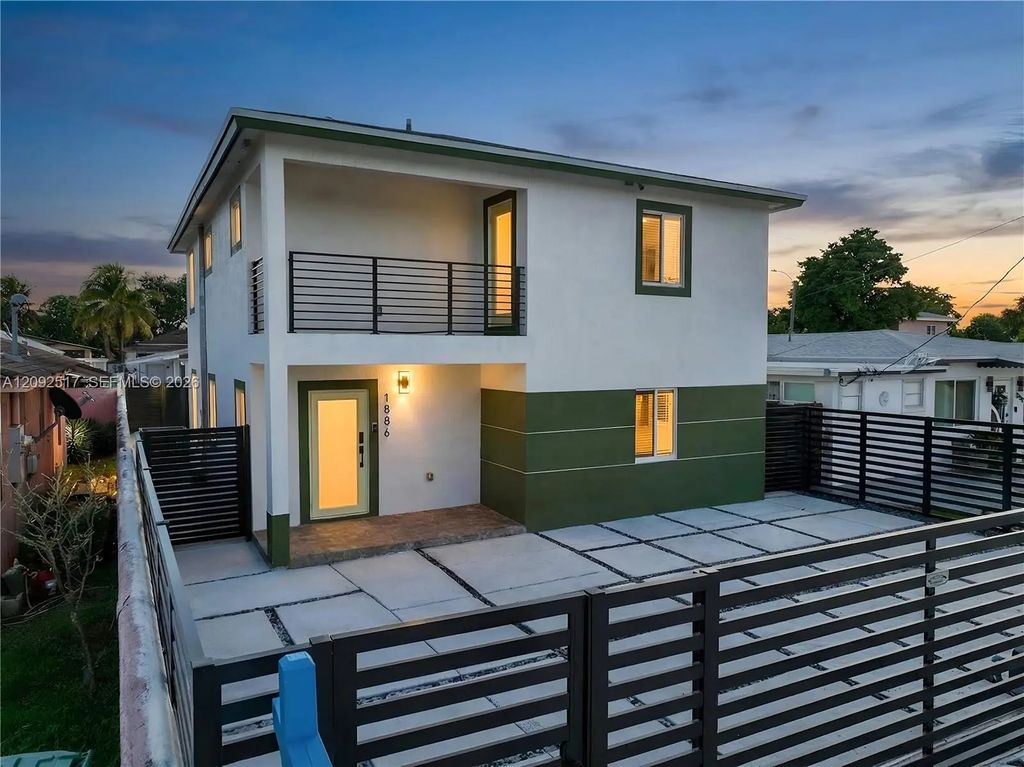 1886 Nw 68th Street, Miami